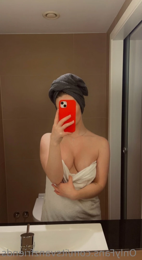 April [ itsvanzfriends ] Onlyfans leaked photo 11649298 on Hotleaks.tv