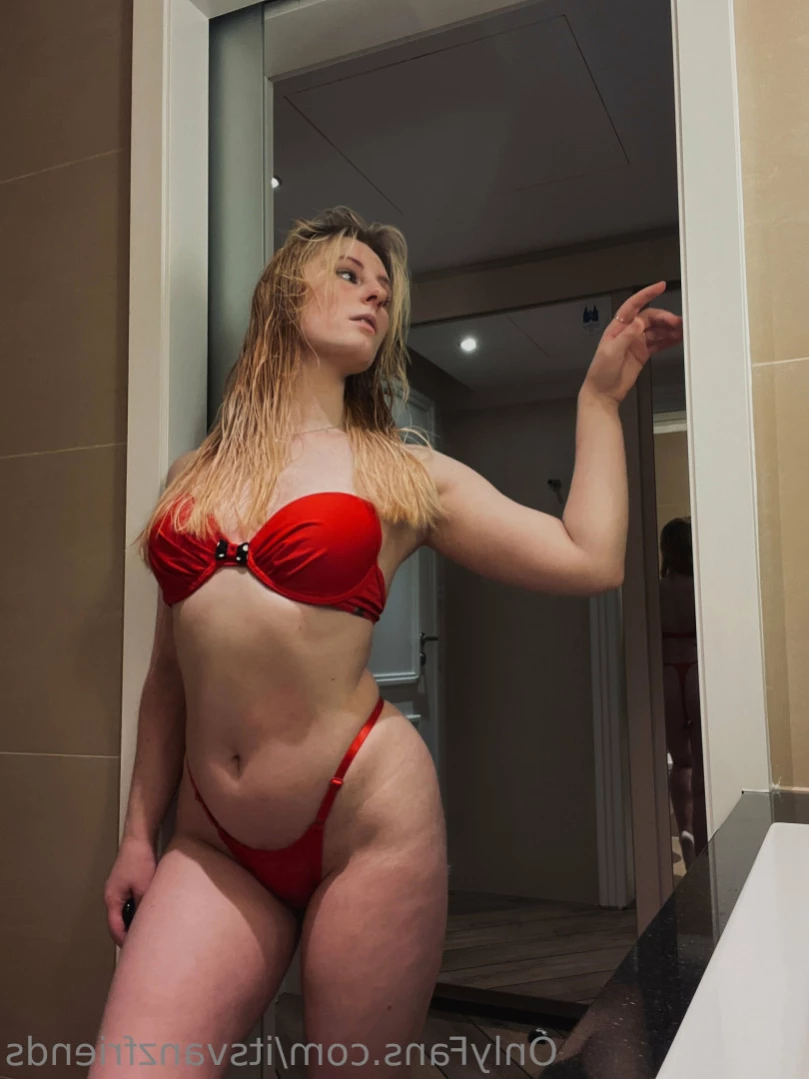 April [ itsvanzfriends ] Onlyfans leaked photo 15883548 on Hotleaks.tv