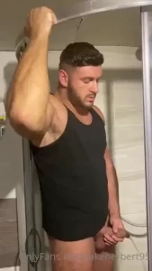 18100366