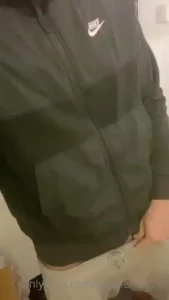 18100373