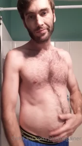 15716618