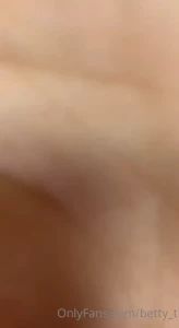 15935046