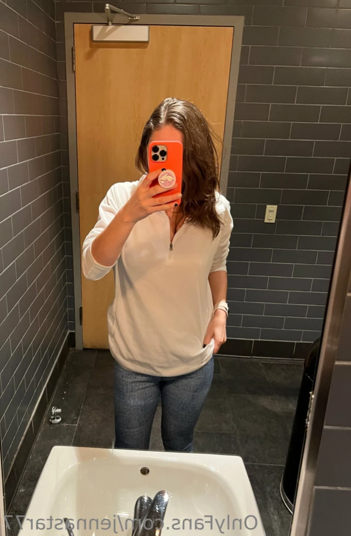 🩺 Nurse Jenna FREE [ jennastar77 ] Onlyfans leaked photo 11203218 on Hotleaks.tv