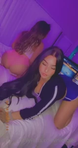 1697754