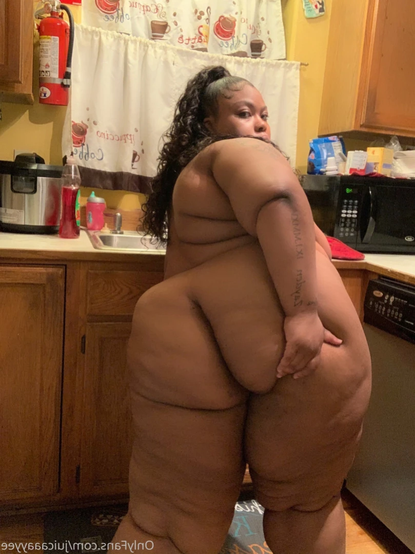 CHECK YOUR DM 😋 [ juicaaayyee ] Onlyfans leaked photo 15319338 on Hotleaks.tv
