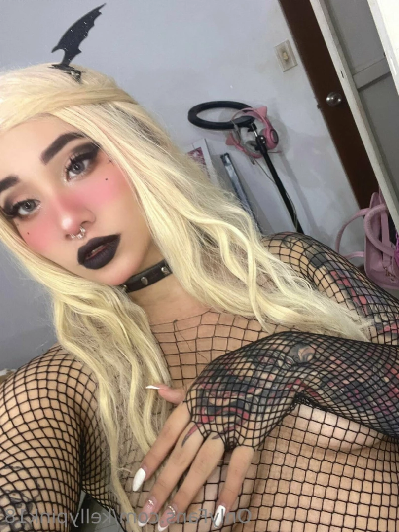 ~kellysaurio~ [ kellypink18 ] Onlyfans leaked photo 11194720 on Hotleaks.tv