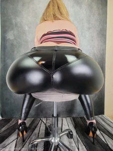 16321843