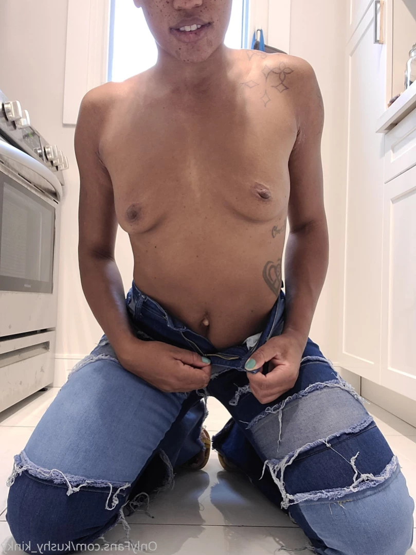 DELETING THIS. FOLLOW SMOKENCREAMY. [ kushy_kinky ] Onlyfans leaked photo 11188398 on Hotleaks.tv