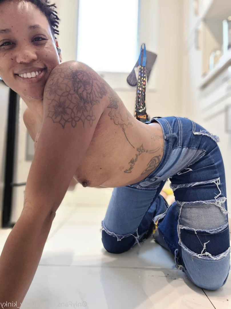 DELETING THIS. FOLLOW SMOKENCREAMY. [ kushy_kinky ] Onlyfans leaked photo 11189531 on Hotleaks.tv