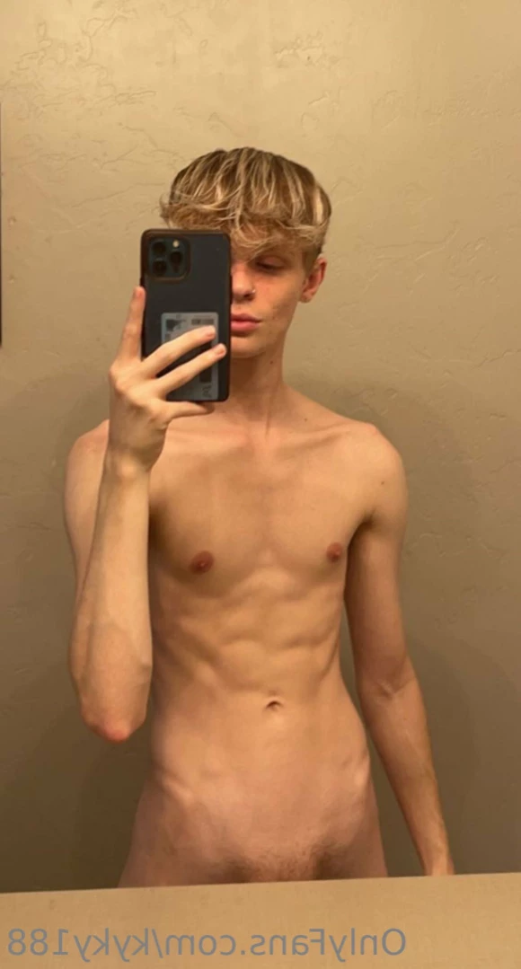 Ky [ kyky188 ] Onlyfans leaked photo 11867694 on Hotleaks.tv
