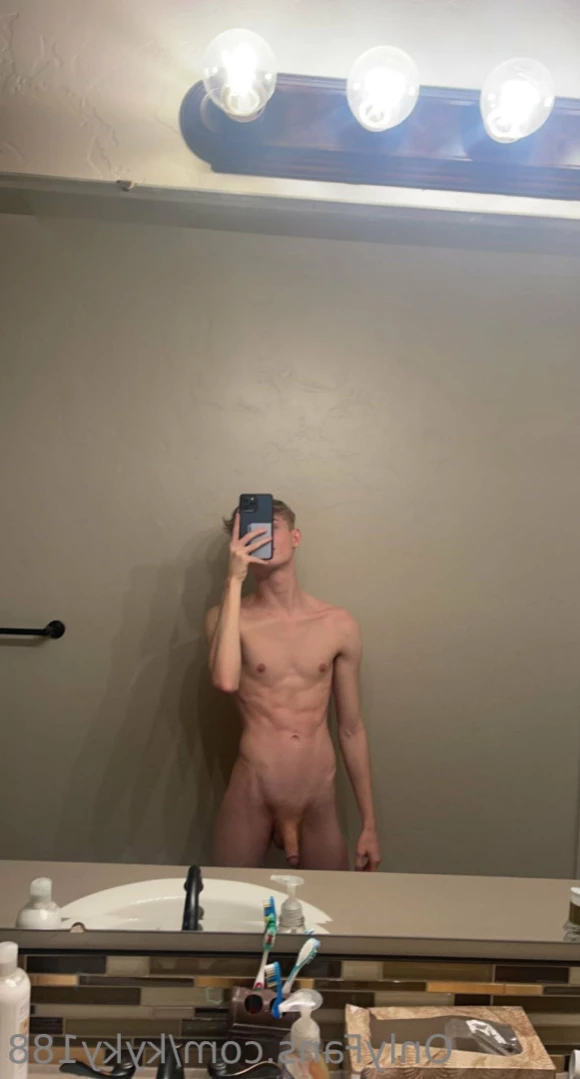 Ky [ kyky188 ] Onlyfans leaked photo 12639392 on Hotleaks.tv
