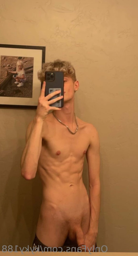 Ky [ kyky188 ] Onlyfans leaked photo 13492276 on Hotleaks.tv