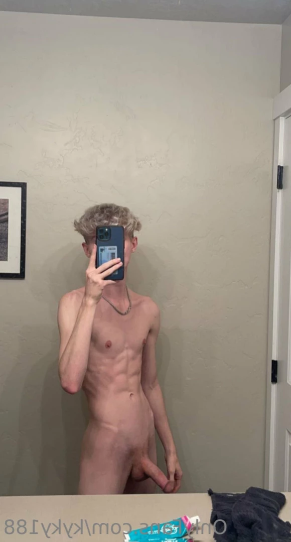 Ky [ kyky188 ] Onlyfans leaked photo 13712831 on Hotleaks.tv