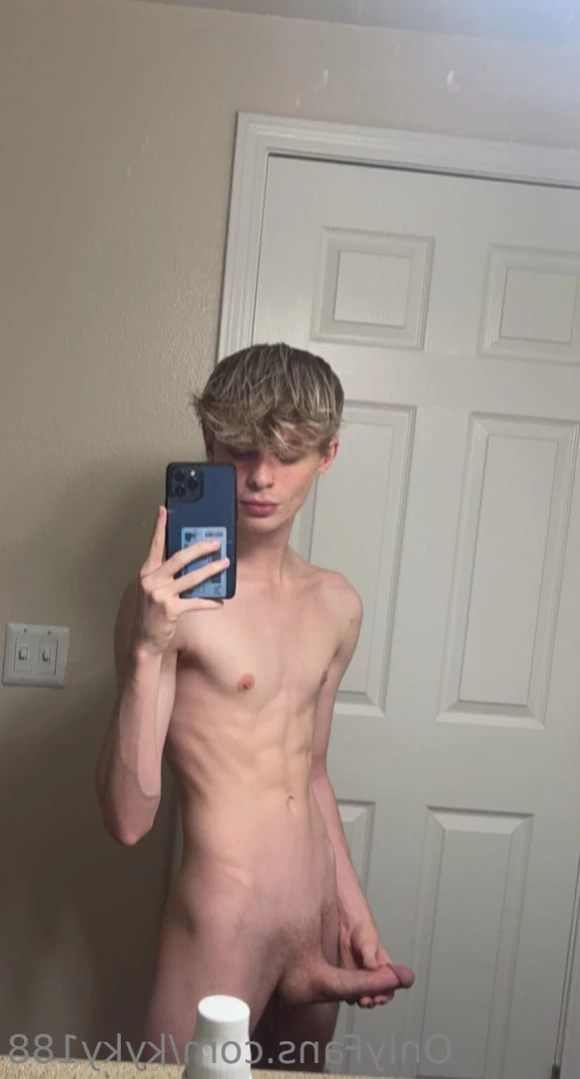 Ky [ kyky188 ] Onlyfans leaked photo 14408641 on Hotleaks.tv