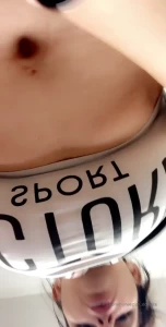 1704569