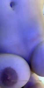 1704577