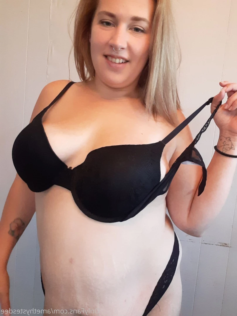 LactatingLena [ lenaamethystesdee ] Onlyfans leaked photo 11256162 on Hotleaks.tv