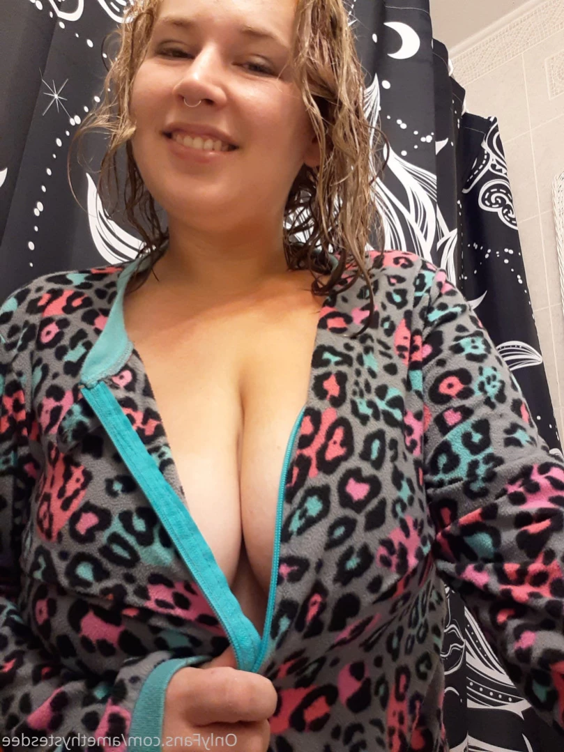 LactatingLena [ lenaamethystesdee ] Onlyfans leaked photo 11258785 on Hotleaks.tv