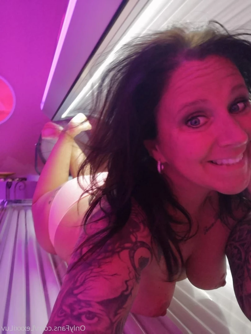 Lexxxi Luv - Naughty HotWife [ lexxxiluv ] Onlyfans leaked photo 13703040 on Hotleaks.tv