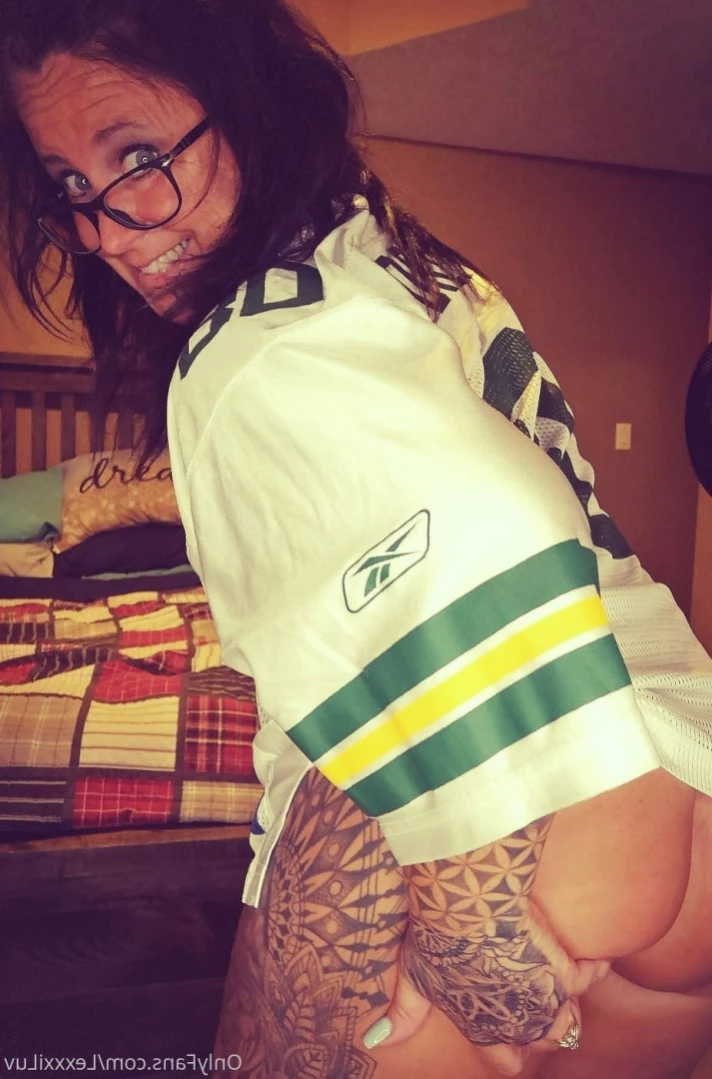 Lexxxi Luv - Naughty HotWife [ lexxxiluv ] Onlyfans leaked photo 15921339 on Hotleaks.tv