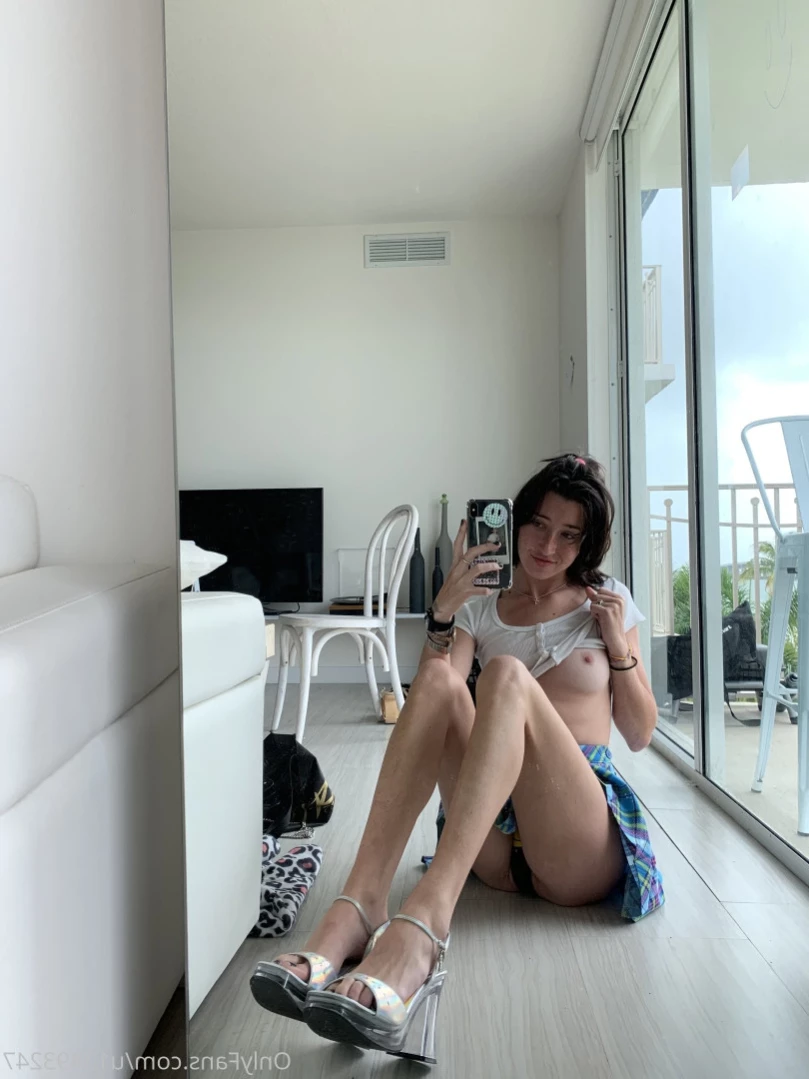Anne Frank [ lil_ann3frank ] Onlyfans leaked photo 11268249 on Hotleaks.tv