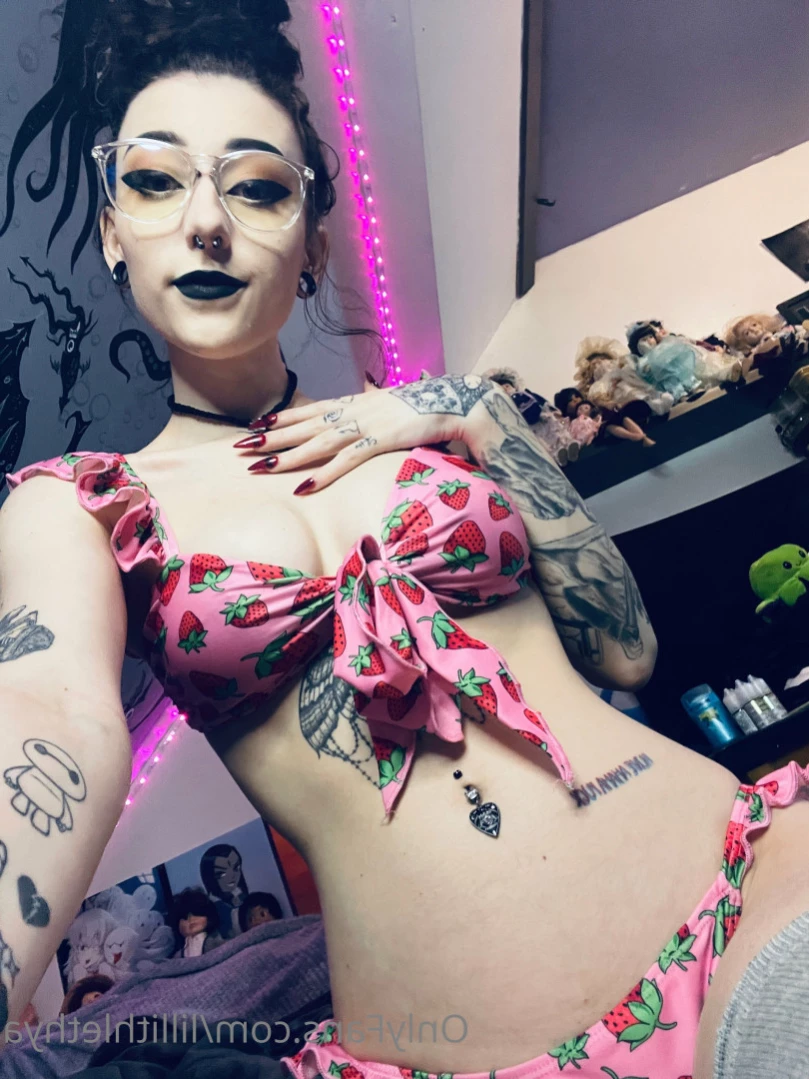 Step Sis Lilli | big tiddy goth gf [ lillithlethya ] Onlyfans leaked photo 11371576 on Hotleaks.tv