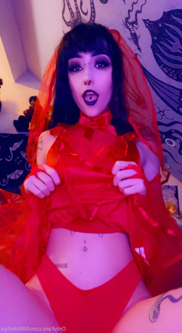 Step Sis Lilli | big tiddy goth gf [ lillithlethya ] Onlyfans leaked photo 14305775 on Hotleaks.tv