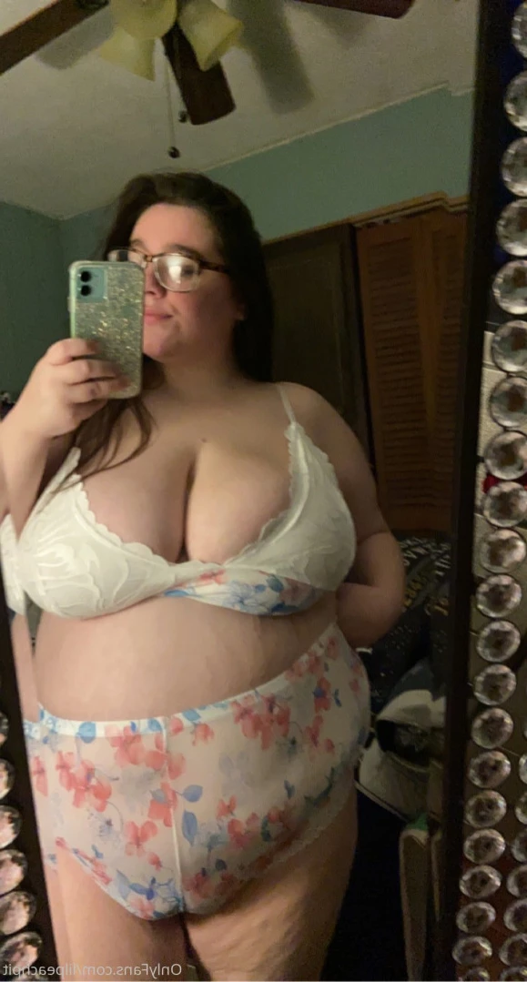 bratty crocker 🖤🥀 [ lilpeachpit ] Onlyfans leaked photo 14496833 on Hotleaks.tv