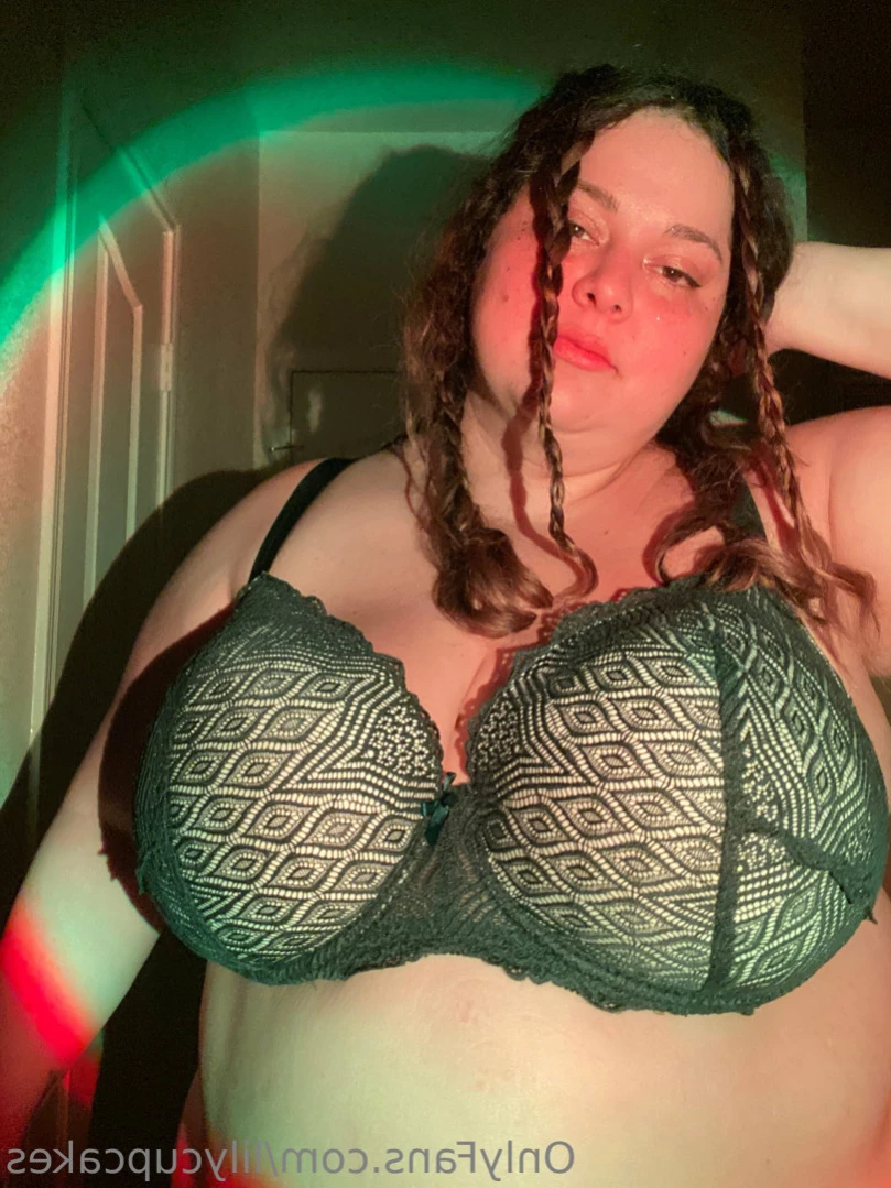 Lilycakes [ lilycupcakes ] Onlyfans leaked photo 11251799 on Hotleaks.tv