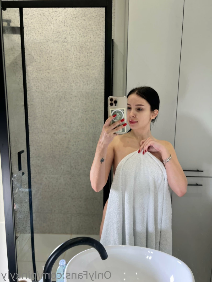Lily [ lilyglow ] Onlyfans leaked photo 14725049 on Hotleaks.tv