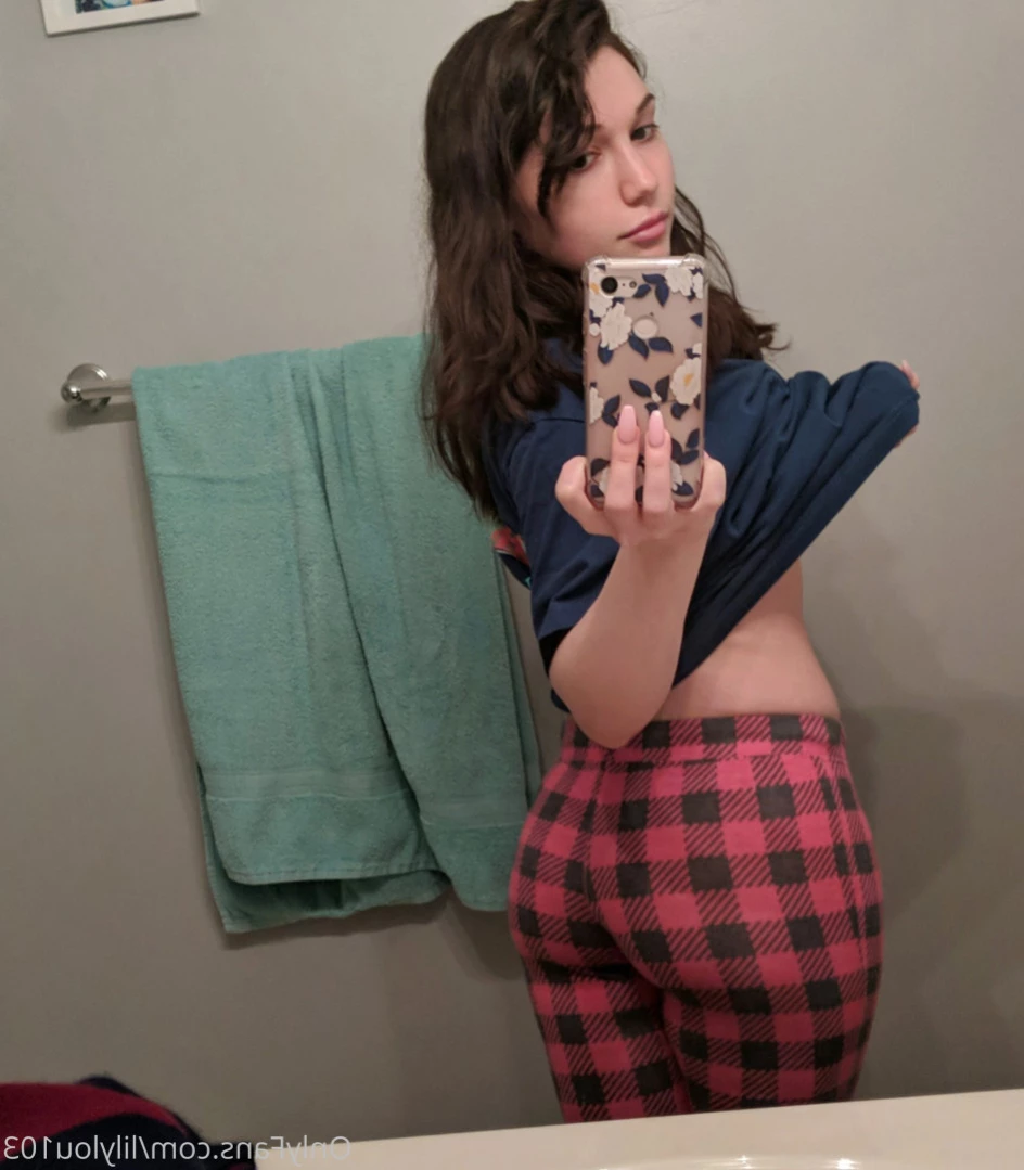 Lily Lou [ lilylouofficial ] Onlyfans leaked photo 11251493 on Hotleaks.tv