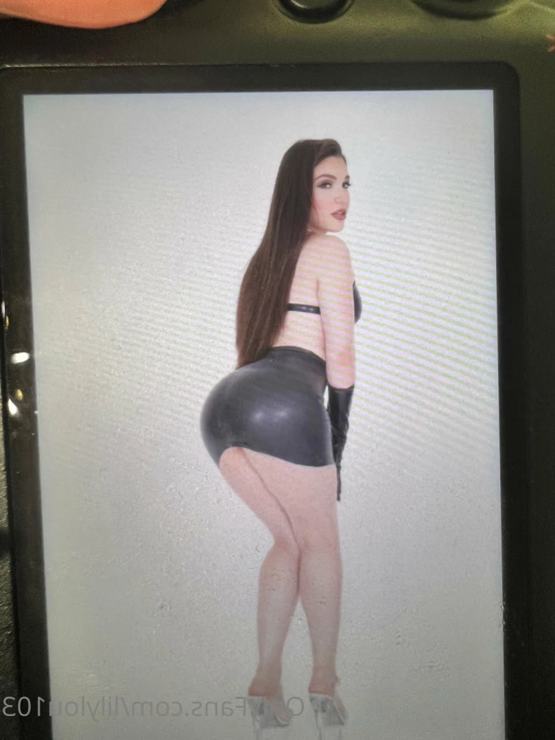 Lily Lou [ lilylouofficial ] Onlyfans leaked photo 11251627 on Hotleaks.tv