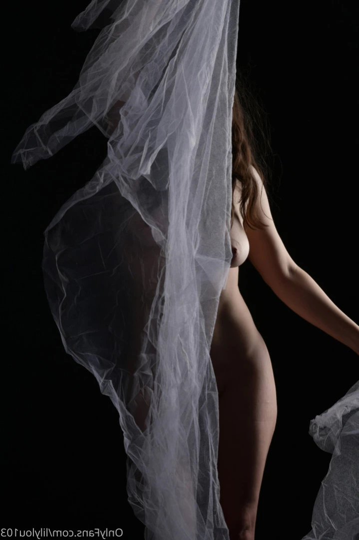 Lily Lou [ lilylouofficial ] Onlyfans leaked photo 13114778 on Hotleaks.tv