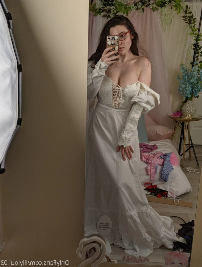 Lily Lou [ lilylouofficial ] Onlyfans leaked photo 16141986 on Hotleaks.tv