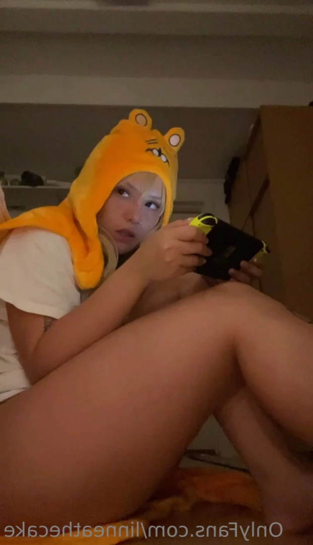 linn 𓆏 [ linneathecake ] Onlyfans leaked photo 11968214 on Hotleaks.tv