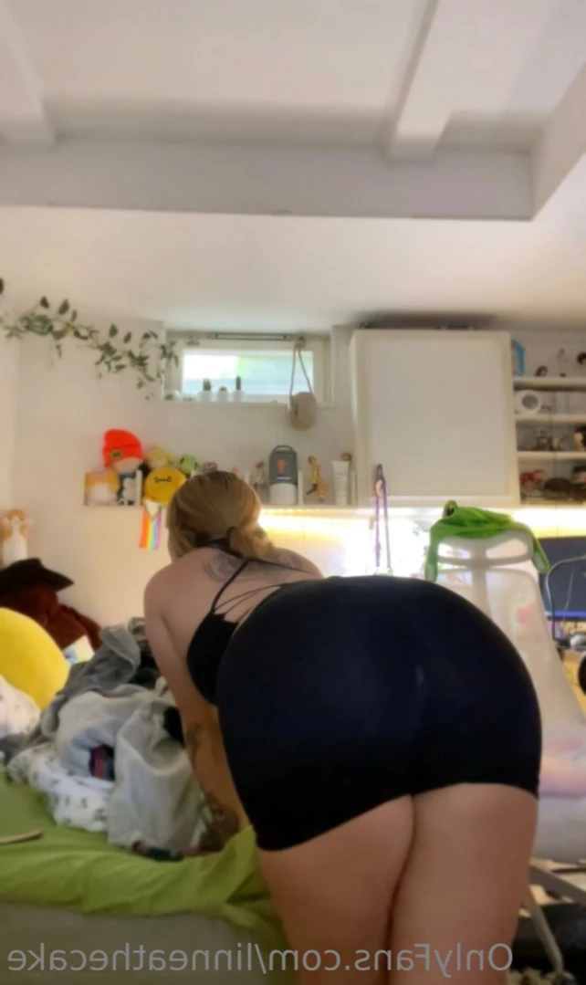 linn 𓆏 [ linneathecake ] Onlyfans leaked photo 15208517 on Hotleaks.tv