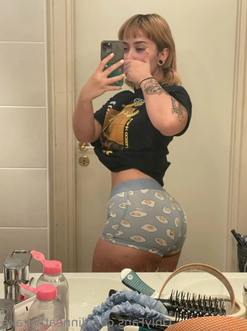 linn 𓆏 [ linneathecake ] Onlyfans leaked photo 15962565 on Hotleaks.tv
