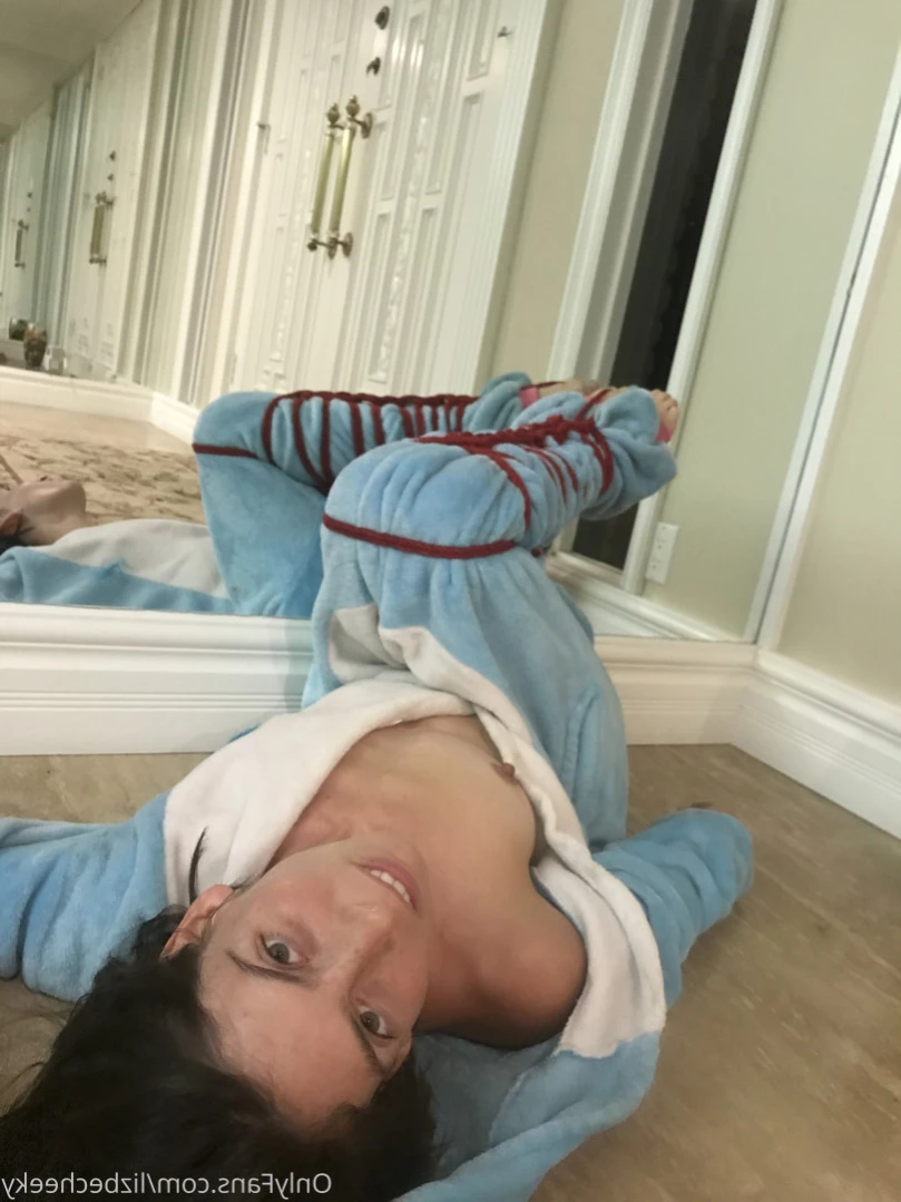 Liz RAWR [ lizbecheeky ] Onlyfans leaked photo 14371685 on Hotleaks.tv