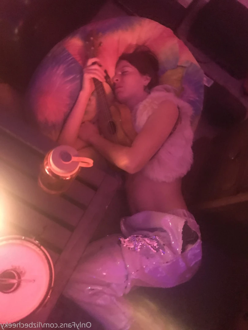 Liz RAWR [ lizbecheeky ] Onlyfans leaked photo 15855513 on Hotleaks.tv