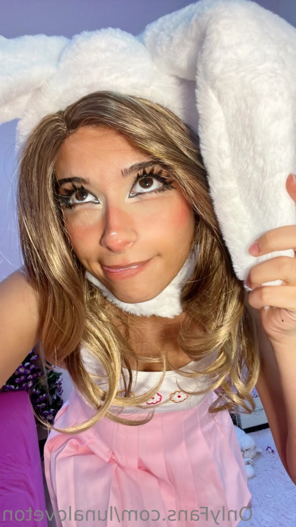 Luna Loveton [ lunaloveton ] Onlyfans leaked photo 10886599 on Hotleaks.tv
