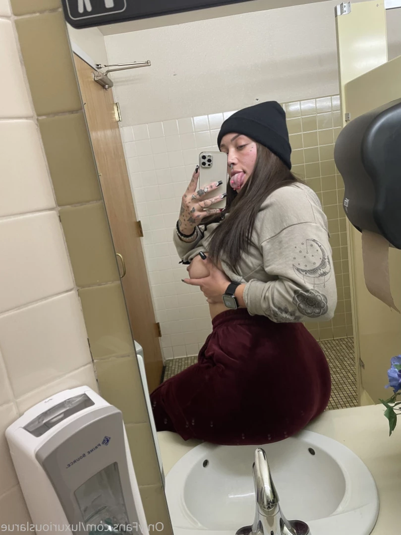Luxurious Larue [ luxuriouslarue ] Onlyfans leaked photo 16243433 on Hotleaks.tv