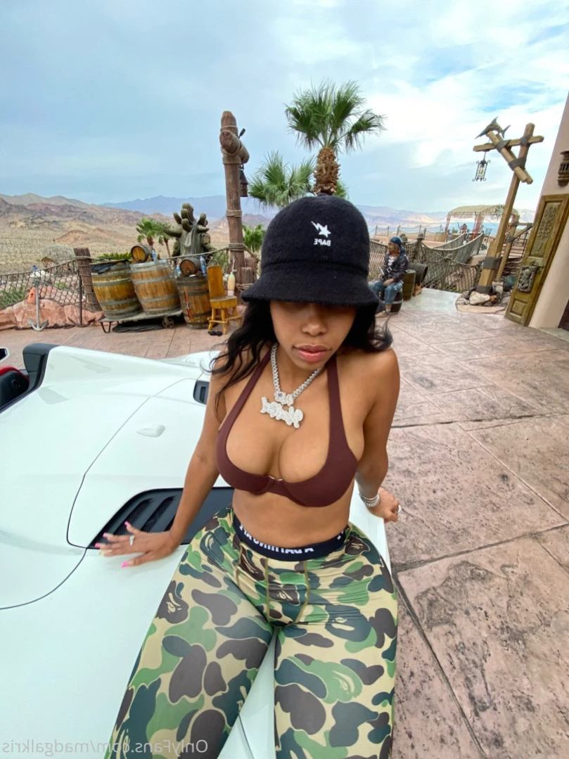 Summers [ madgalkrisx2 ] Onlyfans leaked photo 14499084 on Hotleaks.tv