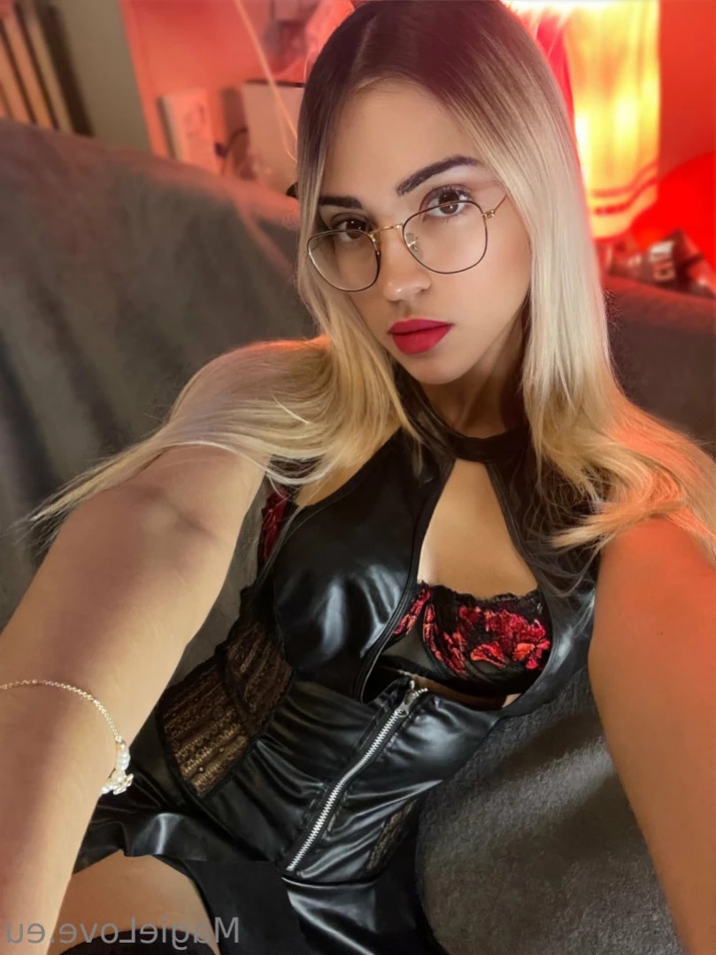 🟢🎀 MagieLove French 18 - Sexy Student [ magielove ] Onlyfans leaked photo 11217071 on Hotleaks.tv