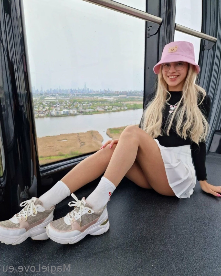🟢🎀 MagieLove French 18 - Sexy Student [ magielove ] Onlyfans leaked photo 12124566 on Hotleaks.tv