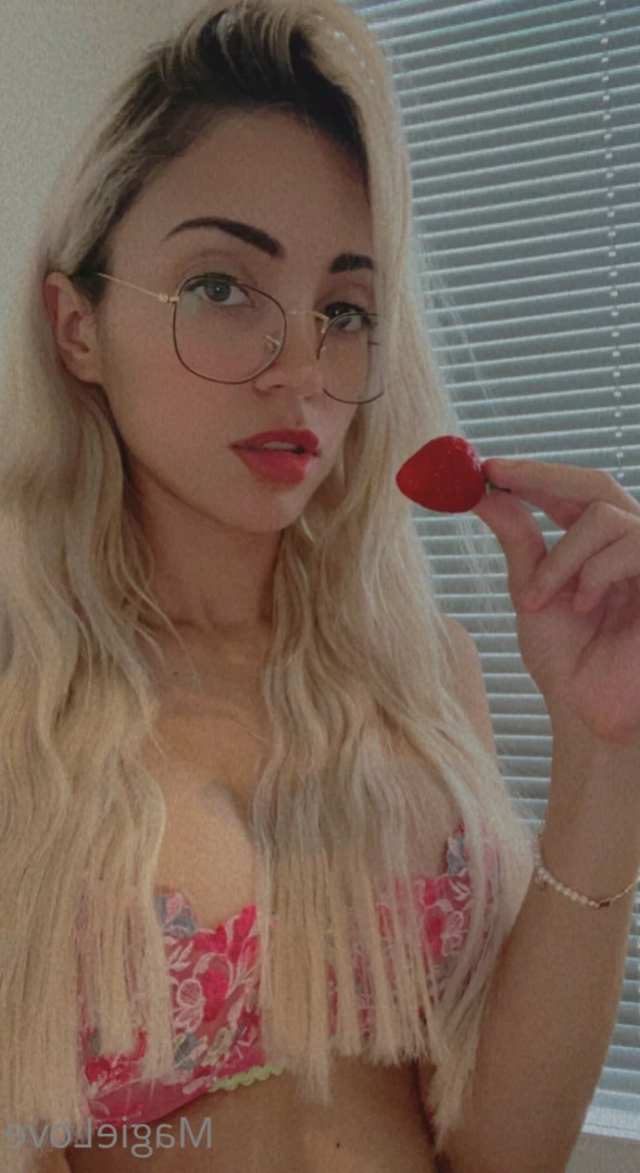 🟢🎀 MagieLove French 18 - Sexy Student [ magielove ] Onlyfans leaked photo 12819587 on Hotleaks.tv
