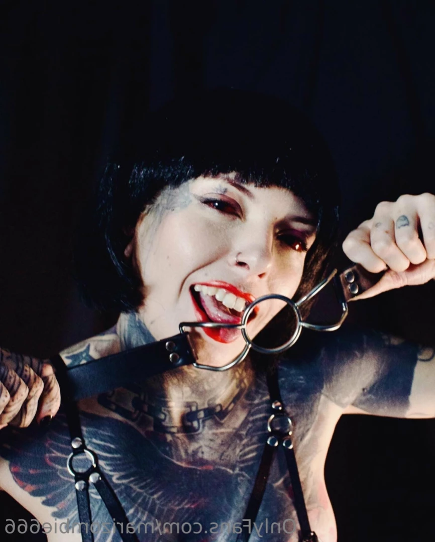 𝔐𝔞𝔯𝔦 ℨ𝔬𝔪𝔟𝔦𝔢 † [ marizombie666 ] Onlyfans leaked photo 12638781 on Hotleaks.tv