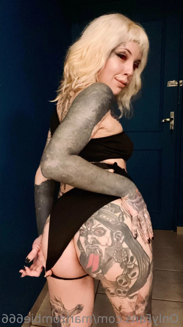 𝔐𝔞𝔯𝔦 ℨ𝔬𝔪𝔟𝔦𝔢 † [ marizombie666 ] Onlyfans leaked photo 14623647 on Hotleaks.tv