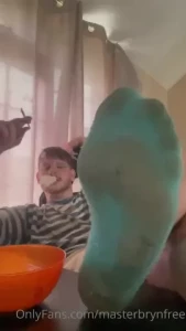 18090432