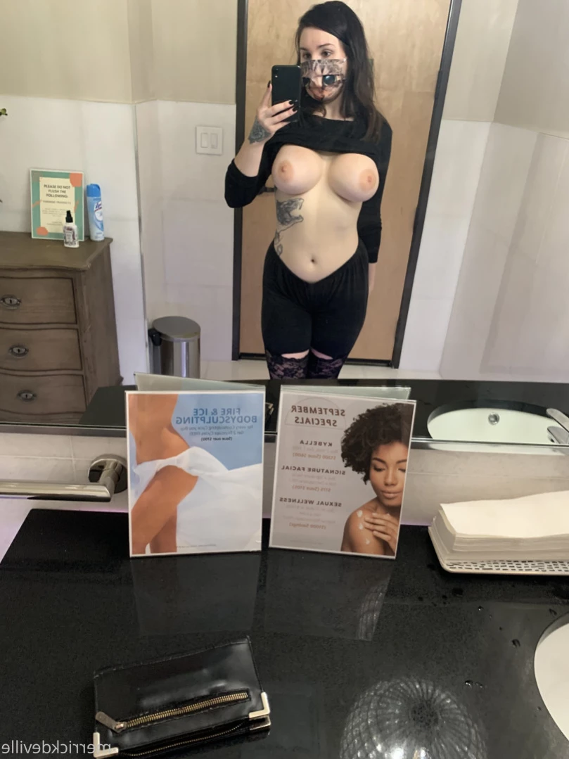 𝔅𝔲𝔤𝔞𝔱𝔱𝔦 𝔗𝔥𝔬𝔱𝔱𝔦𝔢 [ merrickdeville ] Onlyfans leaked photo 10953352 on Hotleaks.tv