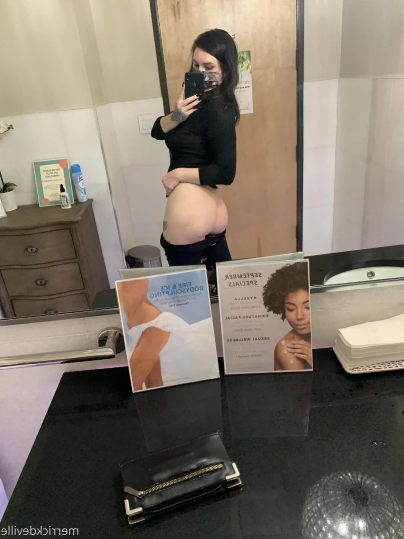 𝔅𝔲𝔤𝔞𝔱𝔱𝔦 𝔗𝔥𝔬𝔱𝔱𝔦𝔢 [ merrickdeville ] Onlyfans leaked photo 11231436 on Hotleaks.tv